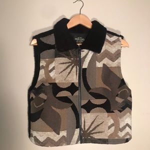 VINTAGE “ Nude printed zip vest “